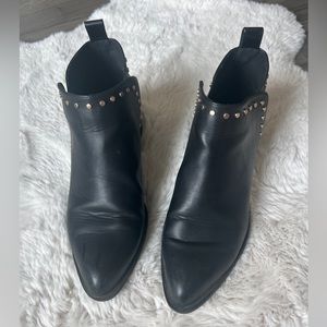 Booties/ cowboy boots W9